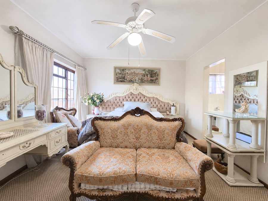 3 Bedroom Property for Sale in Wynberg Upper Western Cape